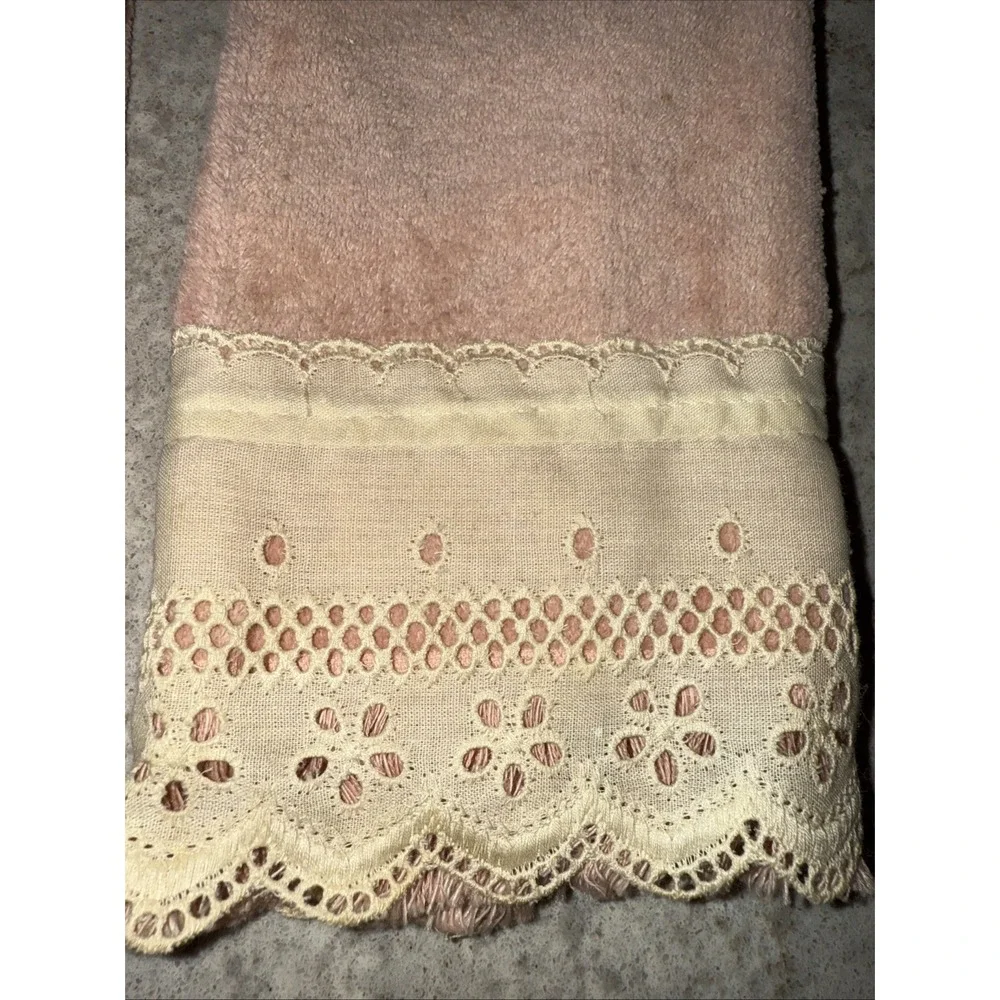 Set Of Vintage Ames Guest Hand Towels Pink Lace Edge Trim Cottagecore MCM